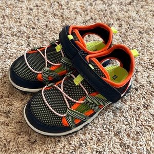 NWOT Carter’s brand closed toe boy’s sandals size 11